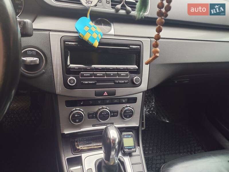 Универсал Volkswagen Passat 2012 в Тетиеве