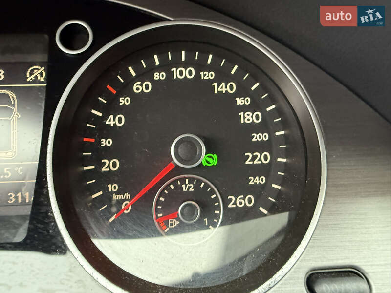 Универсал Volkswagen Passat 2011 в Долине фото 14 Универсал Volkswagen Passat 2011 в Долине