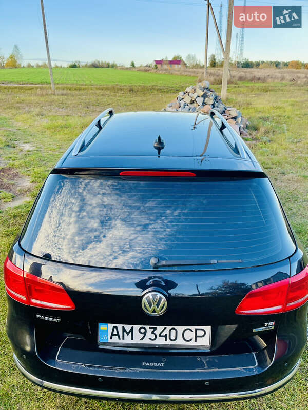 Универсал Volkswagen Passat 2011 в Коростене