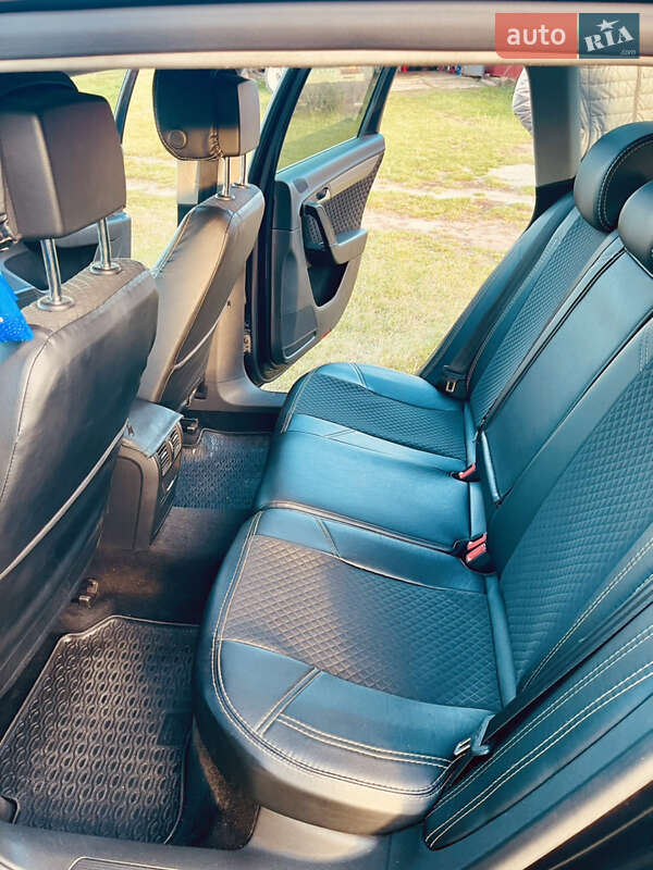 Универсал Volkswagen Passat 2011 в Коростене