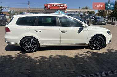 Универсал Volkswagen Passat 2011 в 