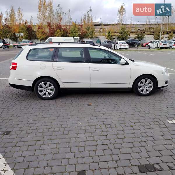 Универсал Volkswagen Passat 2010 в Луцке
