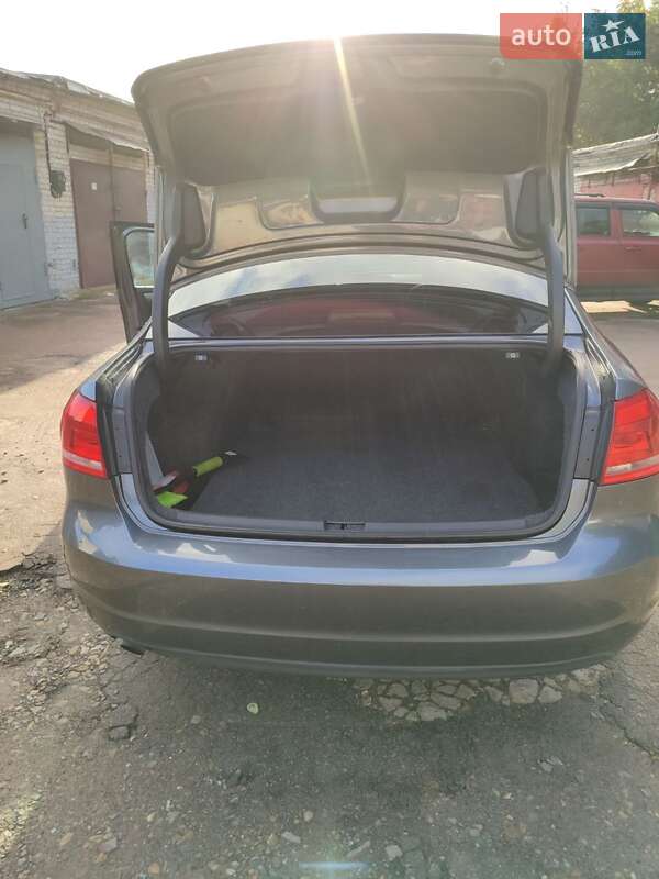 Седан Volkswagen Passat 2014 в Львові