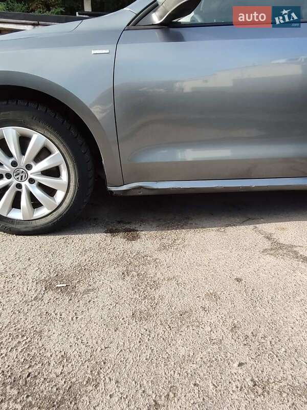 Седан Volkswagen Passat 2014 в Львові