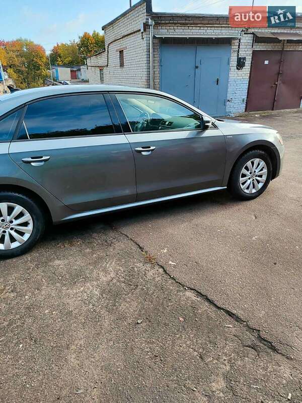 Седан Volkswagen Passat 2014 в Львові