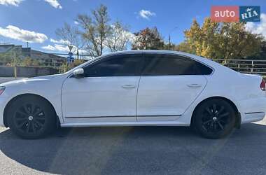 Седан Volkswagen Passat 2012 в 