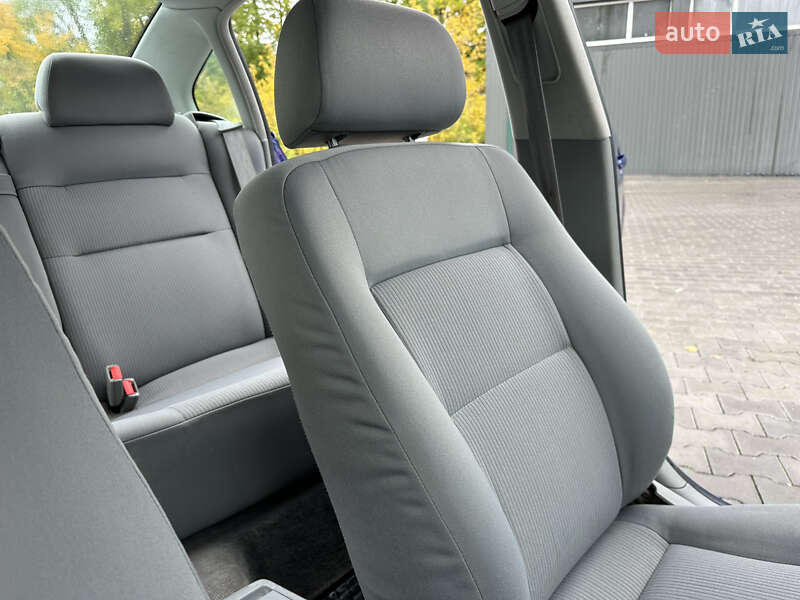 Седан Volkswagen Passat 2002 в Тернополе