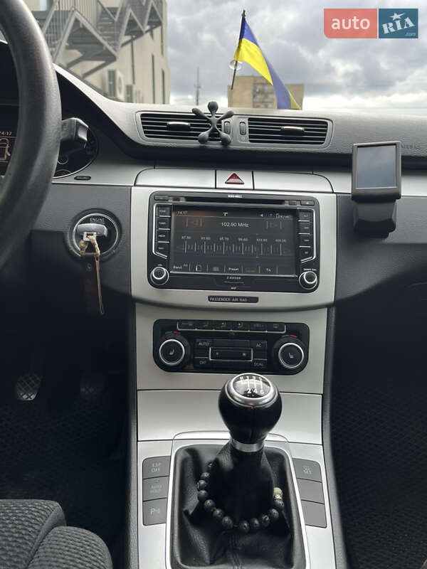 Універсал Volkswagen Passat 2010 в Хмельницькому