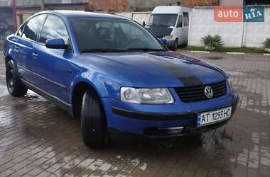 Седан Volkswagen Passat 1996 в Чернівцях
