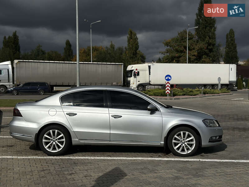 Седан Volkswagen Passat 2011 в Кременчуці