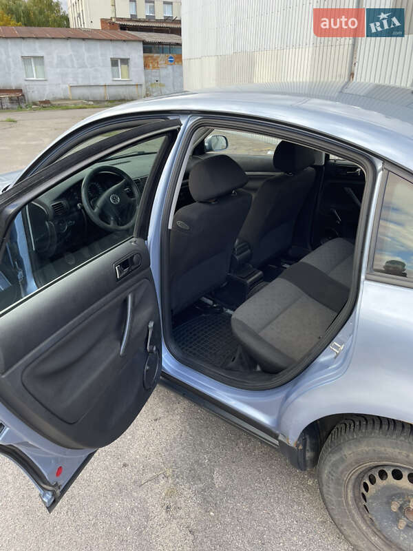 Седан Volkswagen Passat 1998 в Вінниці