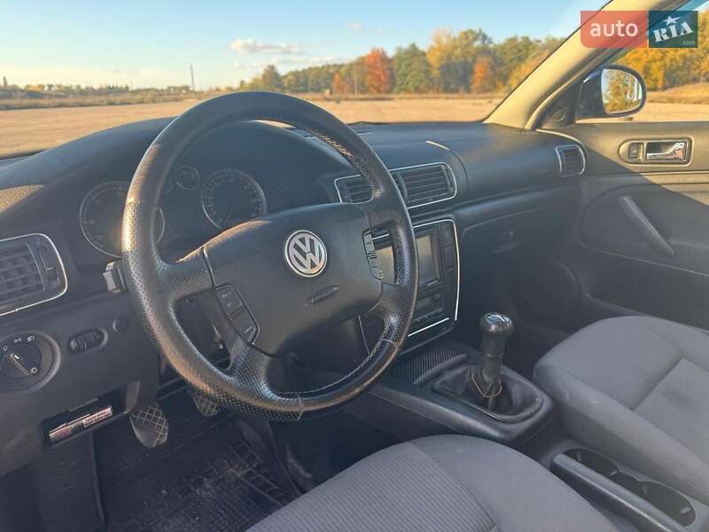 Седан Volkswagen Passat 2004 в Александровке фото 16 Седан Volkswagen Passat 2004 в Александровке