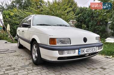 Універсал Volkswagen Passat 1989 в Рівному