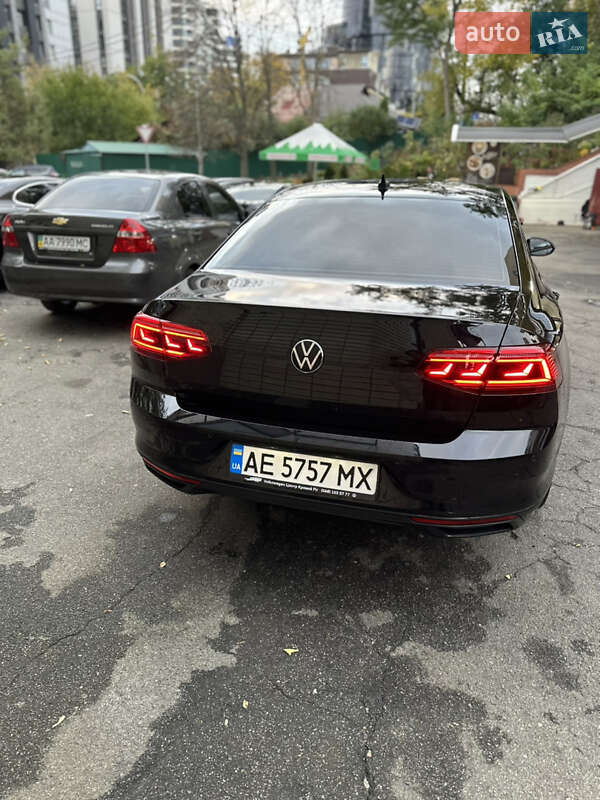 Седан Volkswagen Passat 2019 в Киеве