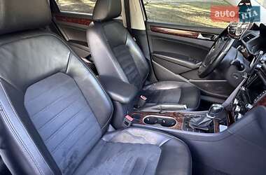 Седан Volkswagen Passat 2012 в 
