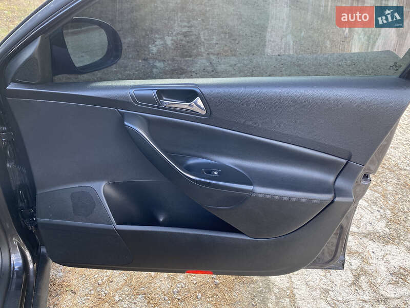 Седан Volkswagen Passat 2008 в Києві фото 41 Седан Volkswagen Passat 2008 в Києві
