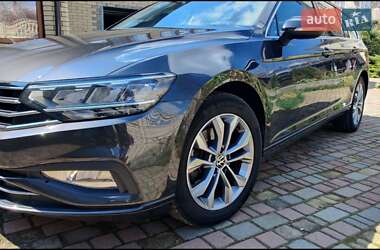 Універсал Volkswagen Passat 2020 в Краснограді