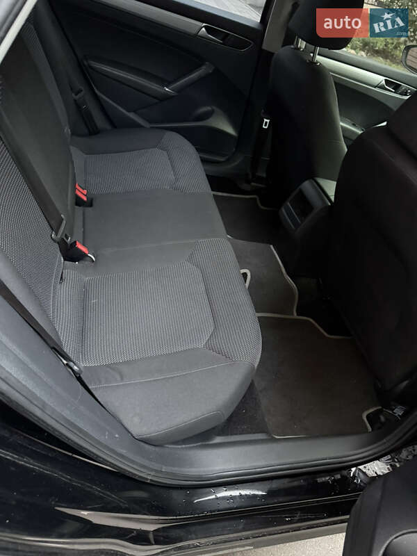 Седан Volkswagen Passat 2016 в Києві