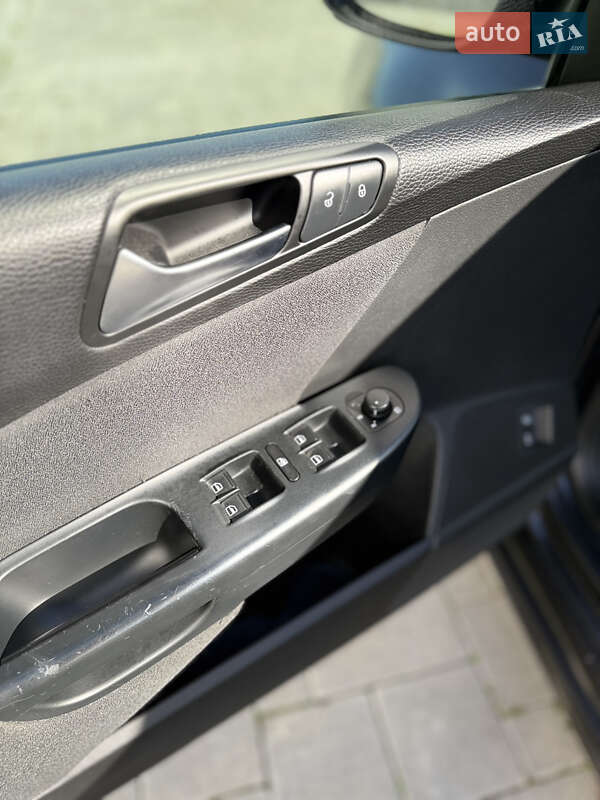 Универсал Volkswagen Passat 2010 в Ровно фото 12 Универсал Volkswagen Passat 2010 в Ровно