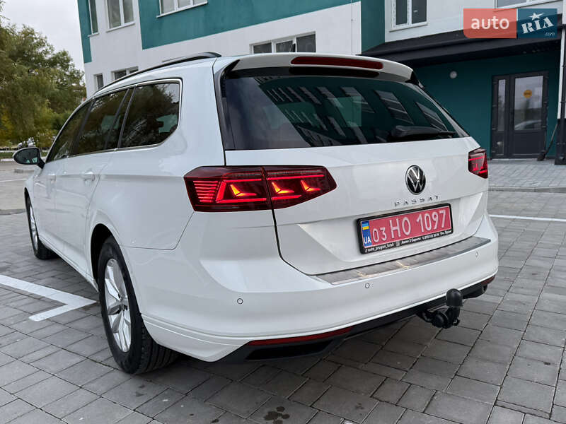 Универсал Volkswagen Passat 2022 в Вараше