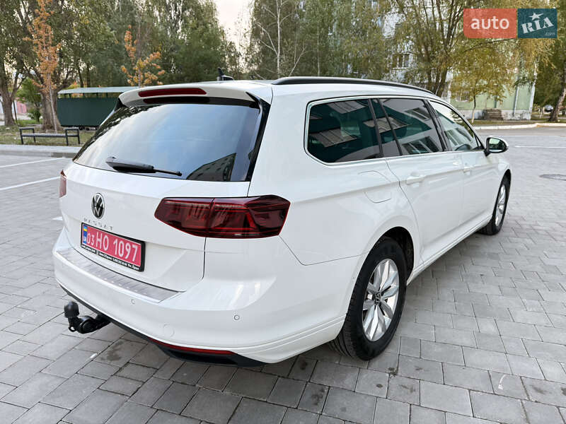 Универсал Volkswagen Passat 2022 в Вараше