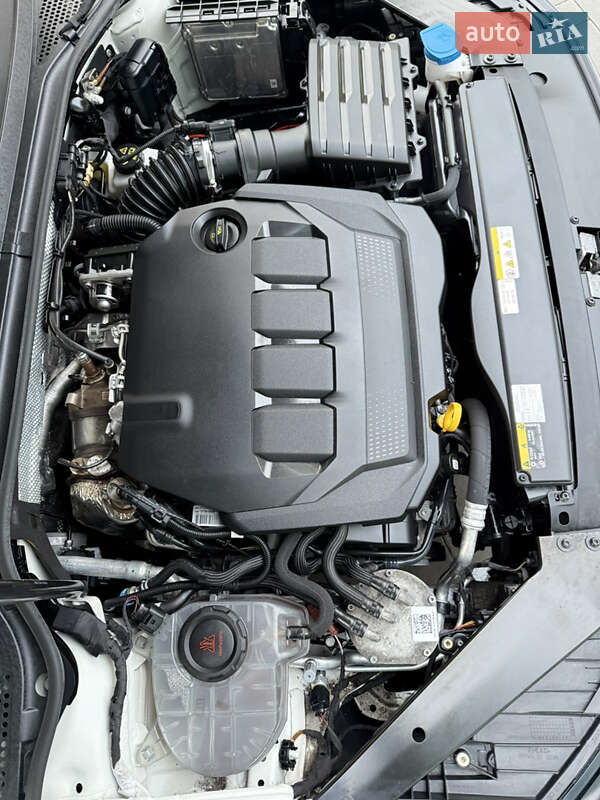 Универсал Volkswagen Passat 2022 в Вараше