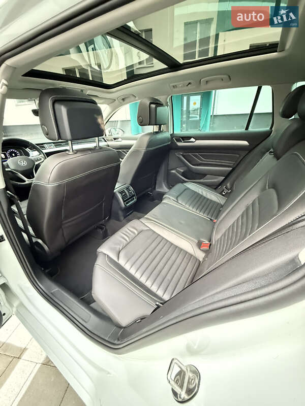 Универсал Volkswagen Passat 2022 в Вараше