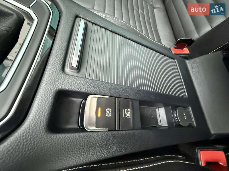 Универсал Volkswagen Passat 2022 в Вараше