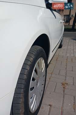 Универсал Volkswagen Passat 2010 в 