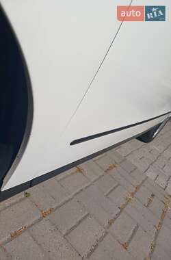 Универсал Volkswagen Passat 2010 в 