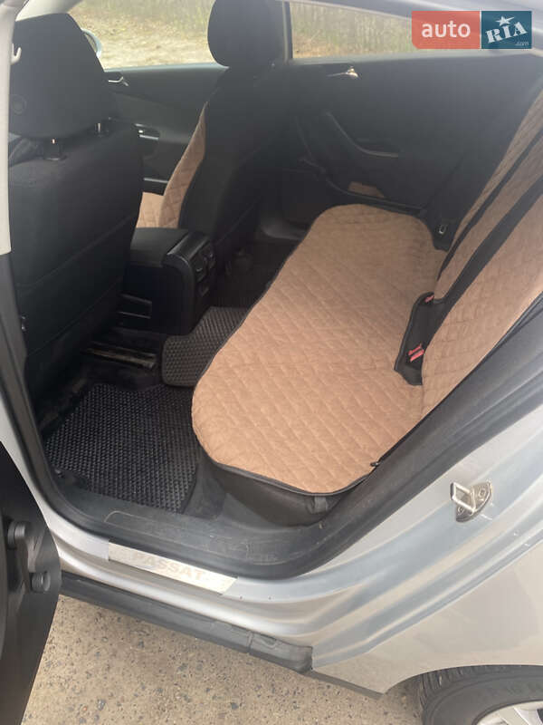 Седан Volkswagen Passat 2006 в Киеве