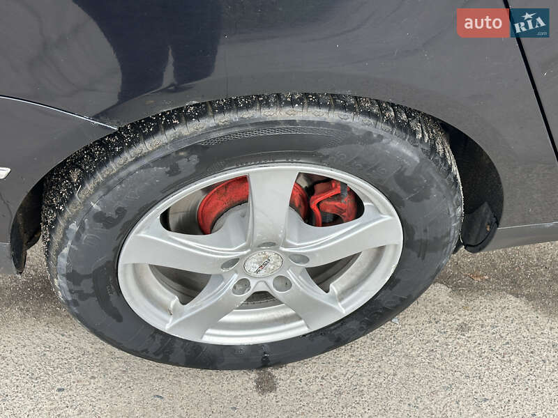 Универсал Volkswagen Passat 2006 в Ровно