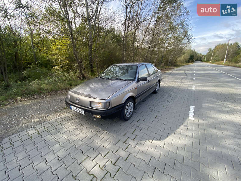 Седан Volkswagen Passat 1989 в Черновцах
