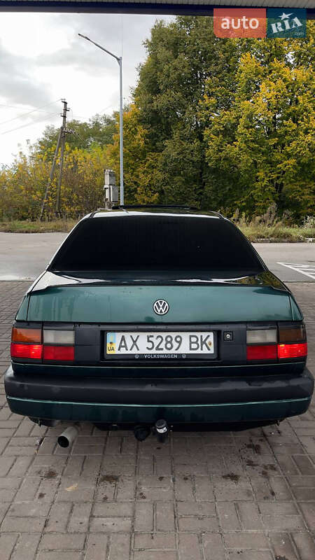 Седан Volkswagen Passat 1988 в Городне