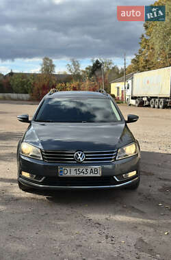 Универсал Volkswagen Passat 2011 в Тростянце