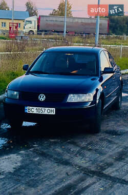 Седан Volkswagen Passat 1997 в Львові