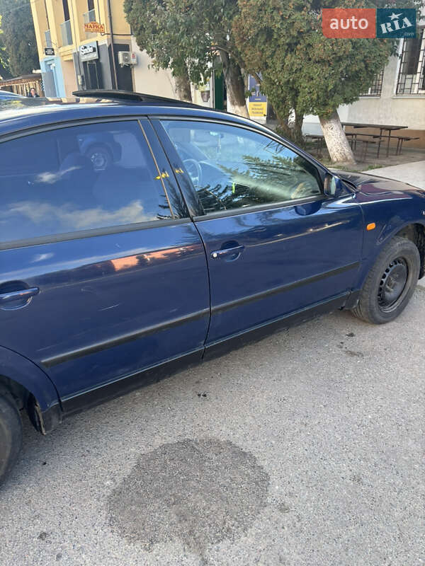 Седан Volkswagen Passat 1997 в Львові