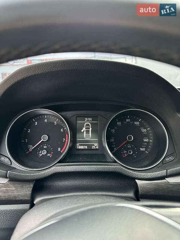 Седан Volkswagen Passat 2015 в Киеве