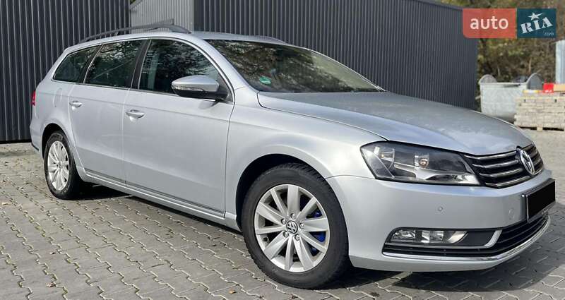 Универсал Volkswagen Passat 2011 в Дрогобыче