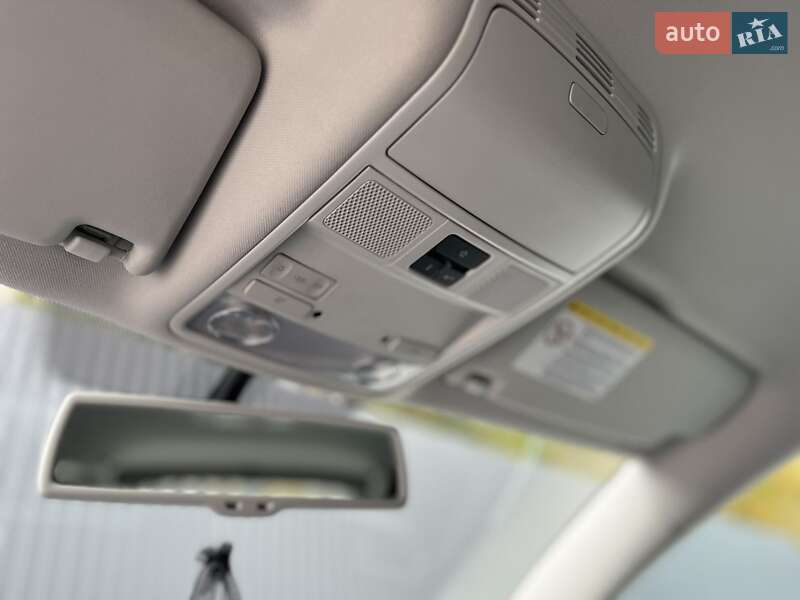 Универсал Volkswagen Passat 2011 в Дрогобыче