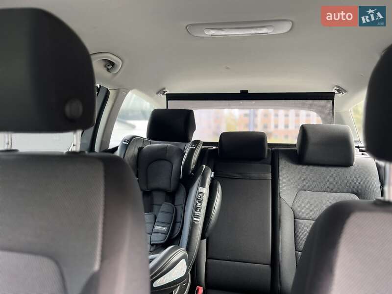 Универсал Volkswagen Passat 2011 в Дрогобыче