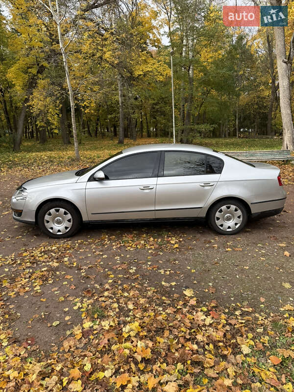 Седан Volkswagen Passat 2006 в Чернигове