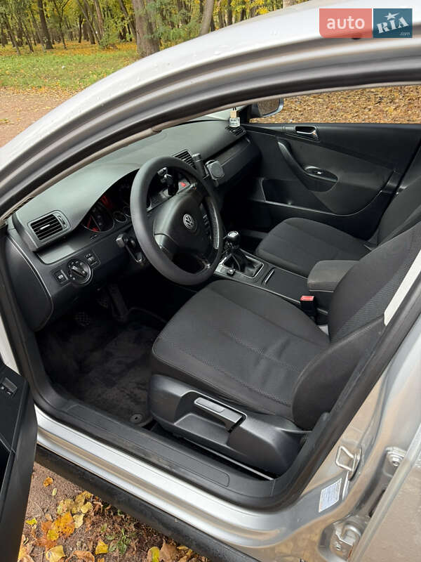 Седан Volkswagen Passat 2006 в Чернигове