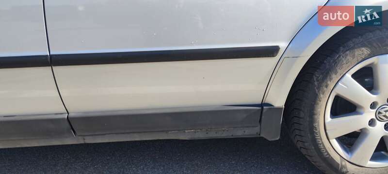 Седан Volkswagen Passat 2002 в Киеве