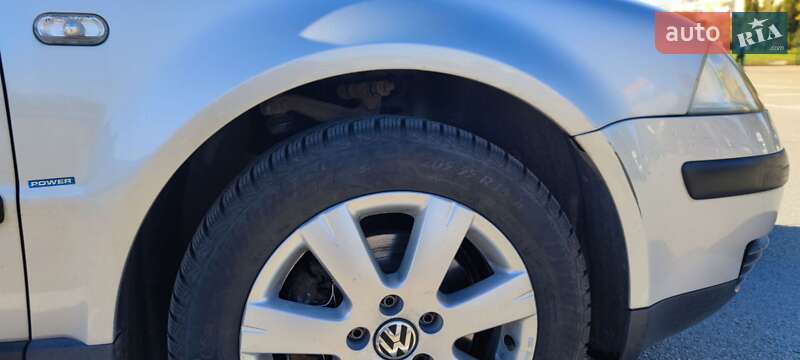 Седан Volkswagen Passat 2002 в Киеве