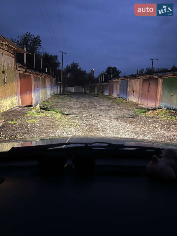 Седан Volkswagen Passat 1989 в Кривому Розі