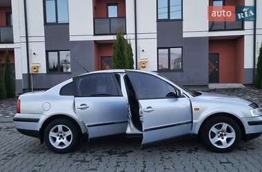 Седан Volkswagen Passat 1998 в 