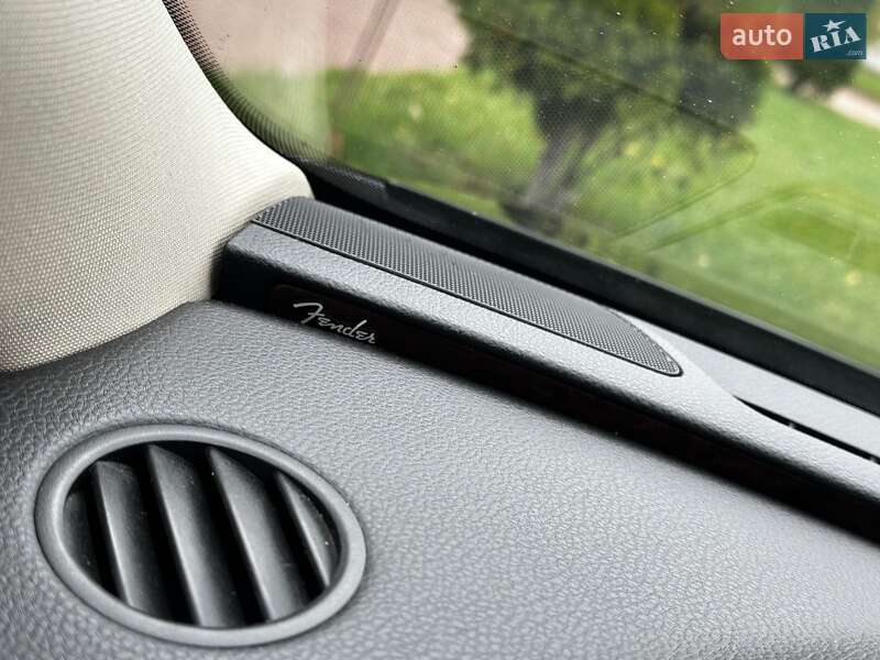 Седан Volkswagen Passat 2011 в Киеве
