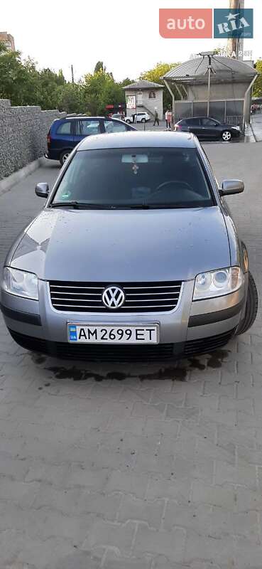 Седан Volkswagen Passat 2002 в Житомире