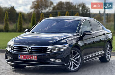 Седан Volkswagen Passat 2020 в Луцьку
